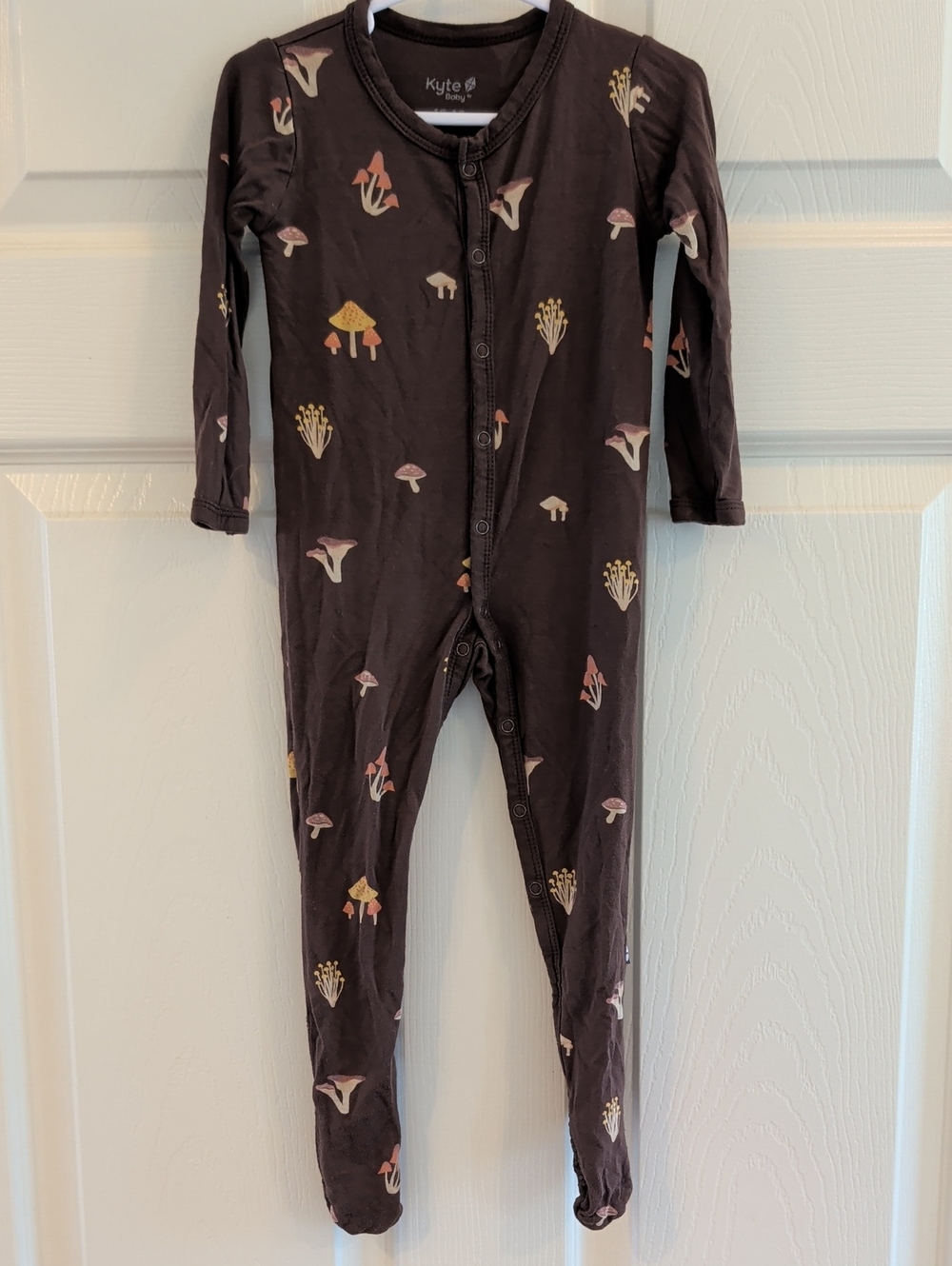 Kyte Baby Brown Mushroom Print Bamboo Snap Footed Sleeper 12m 18m